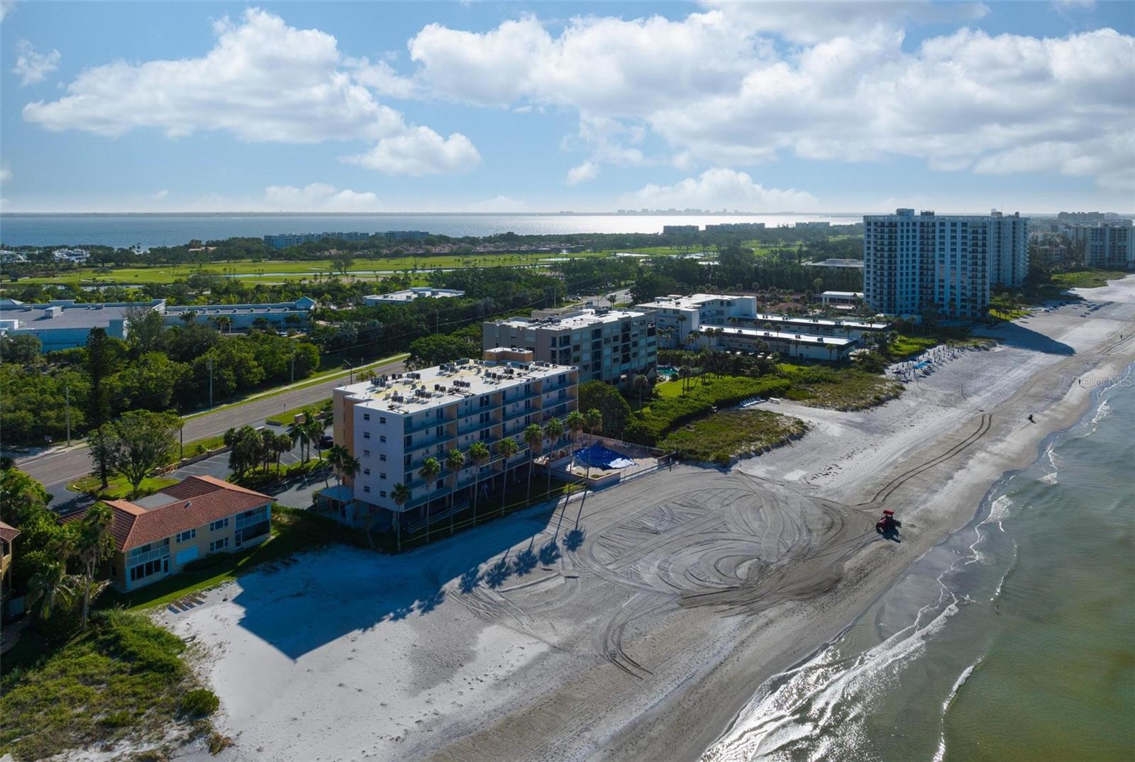 LONGBOAT BEACHCOMBER - Residential