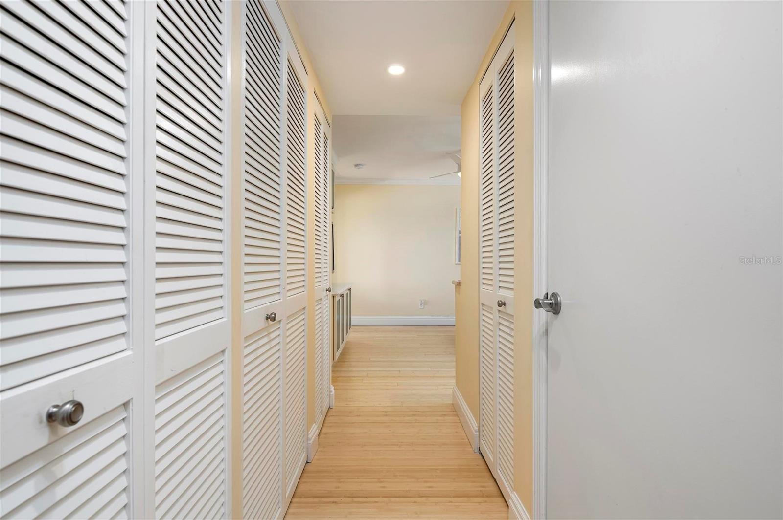 LONGBOAT BEACHCOMBER - Residential