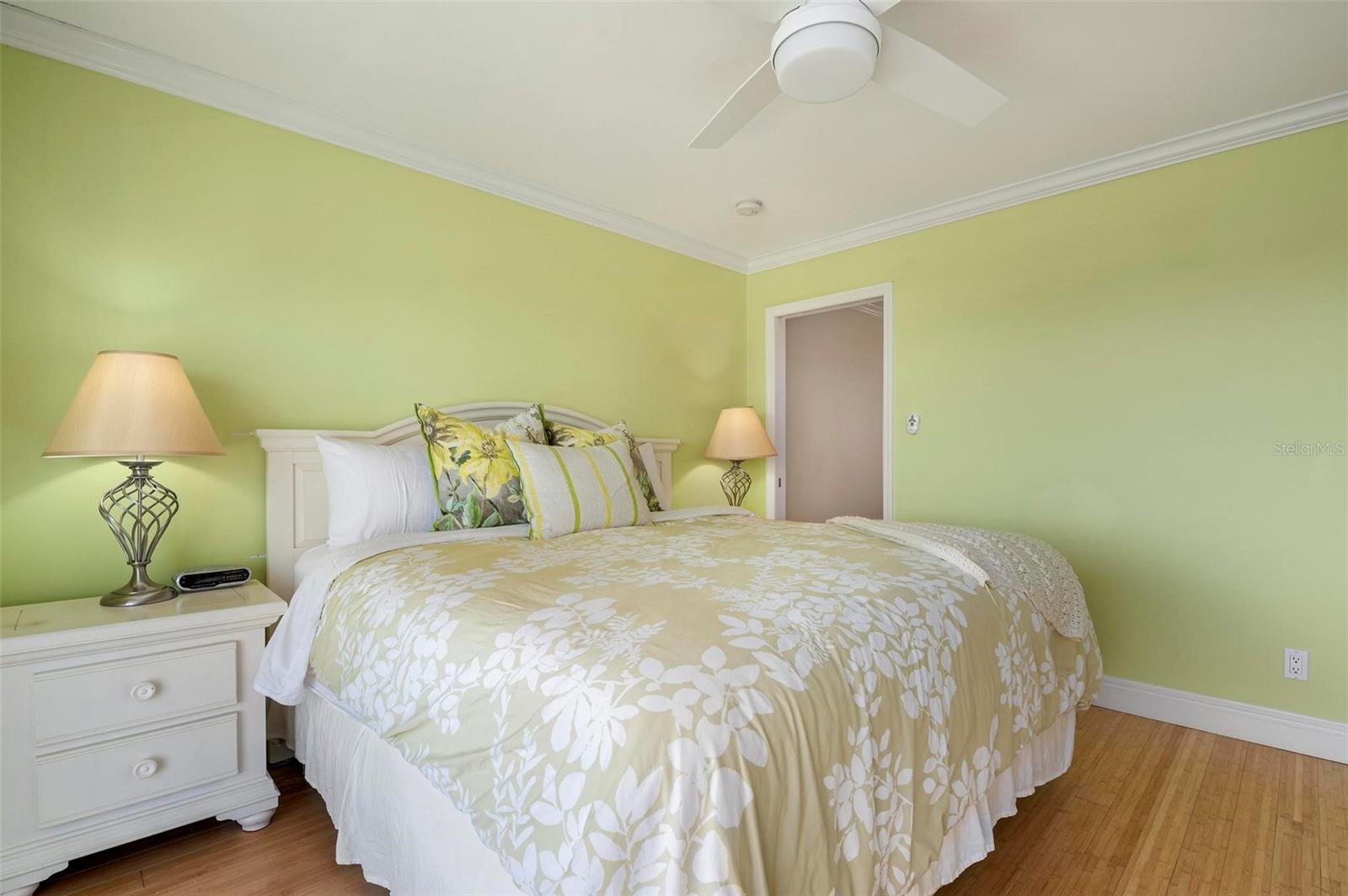 LONGBOAT BEACHCOMBER - Residential