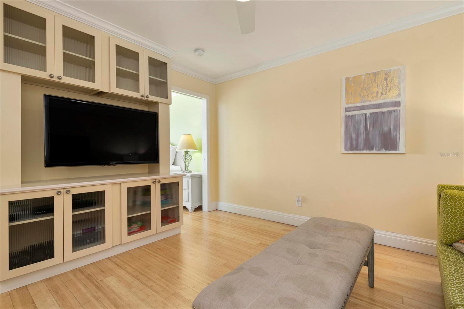 LONGBOAT BEACHCOMBER - Residential