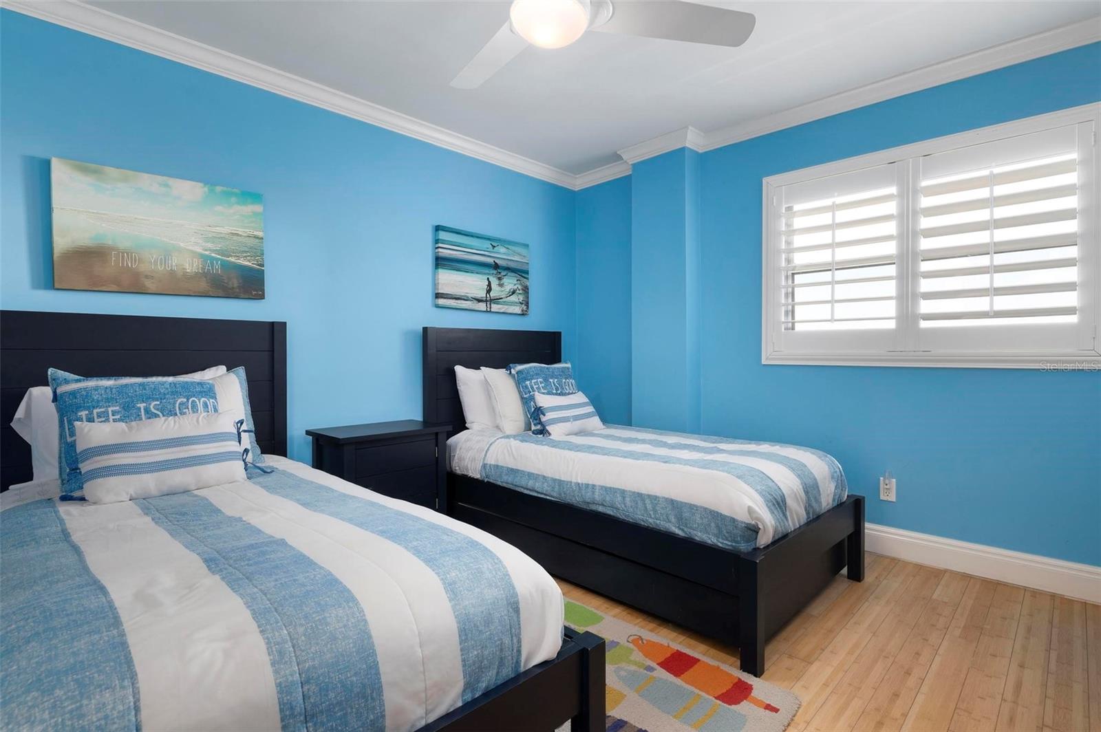 LONGBOAT BEACHCOMBER - Residential