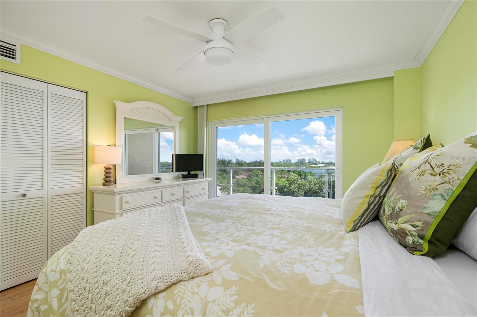 LONGBOAT BEACHCOMBER - Residential