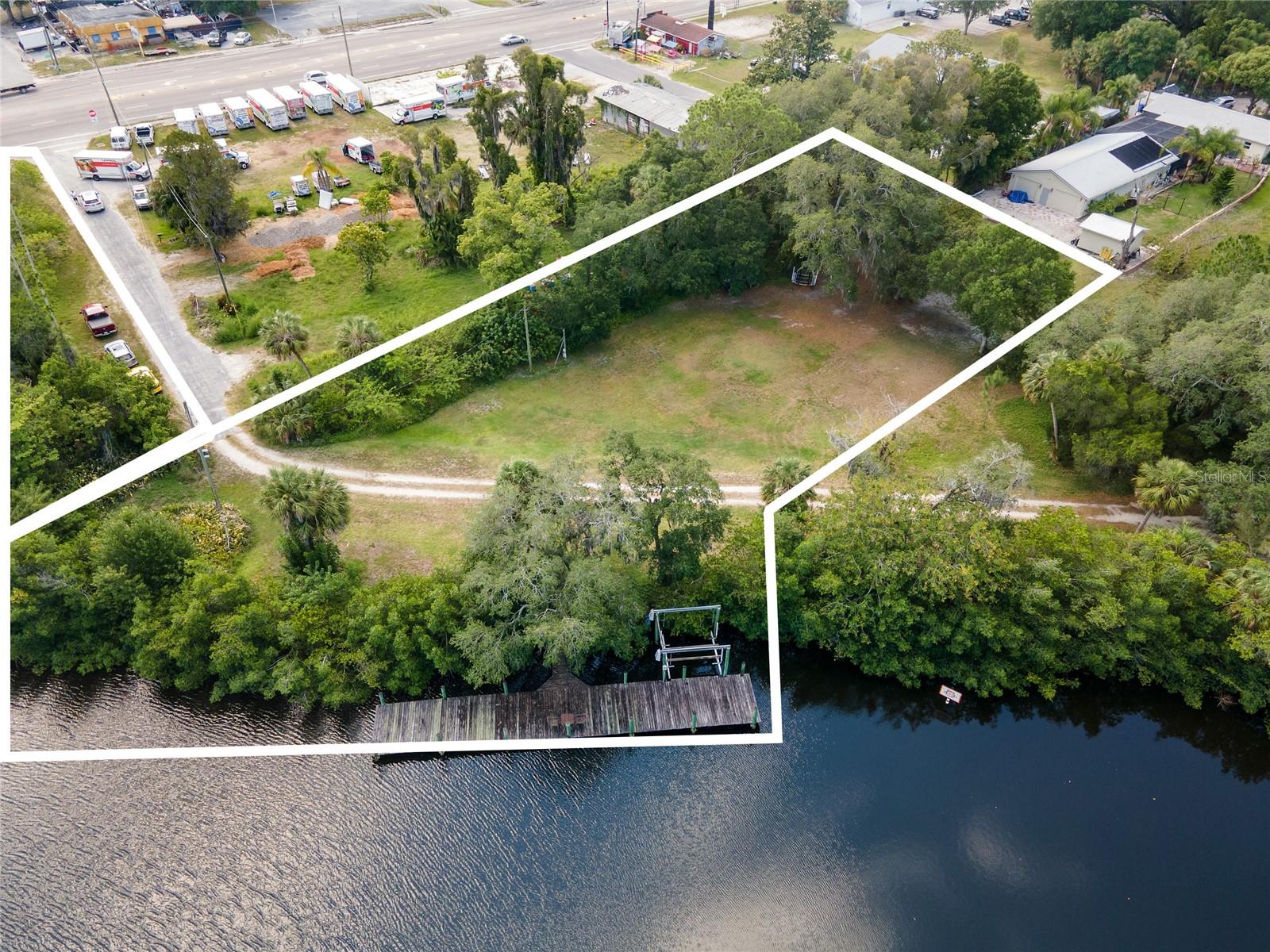 102 DICKMAN DRIVE SW