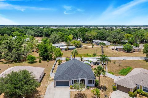 A home in LAKELAND