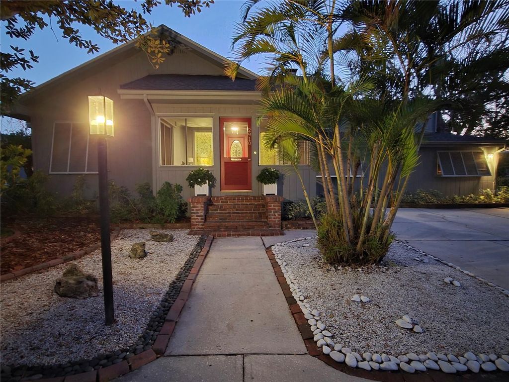 Photo of 2910 11th Avenue N, St Petersburg, FL 33713 (MLS # G5108090)