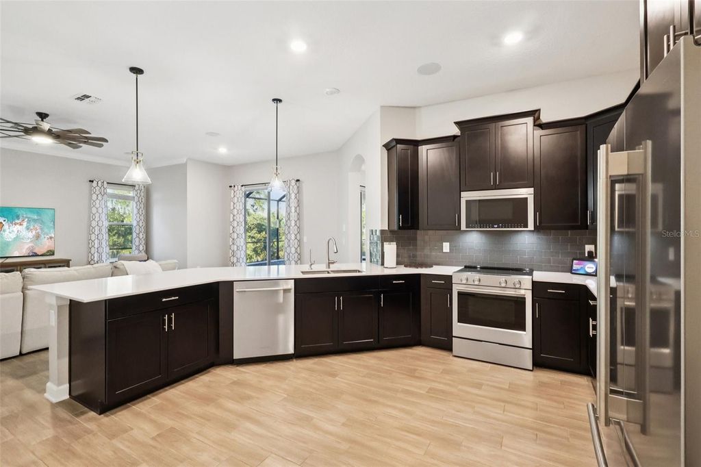 Photo of 8847 Fallen Oak Drive, Davenport, FL 33896 (MLS # O6378015)