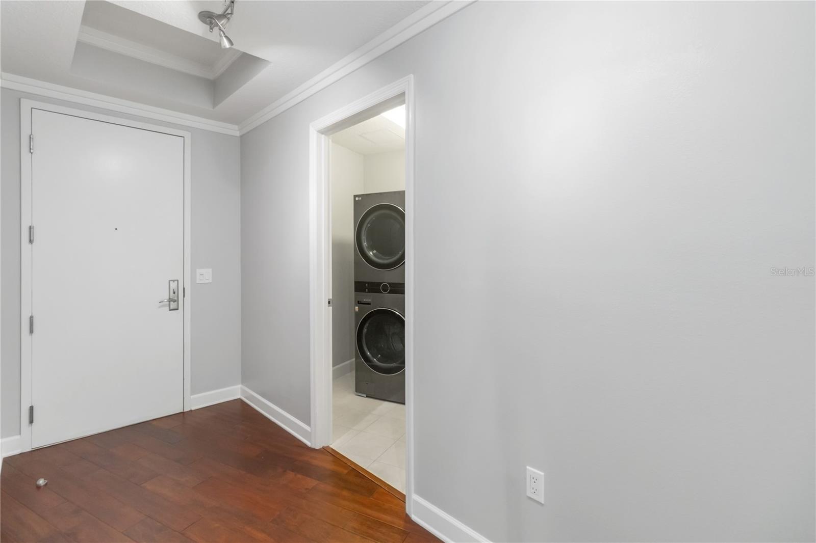 100 S EOLA DRIVE 914