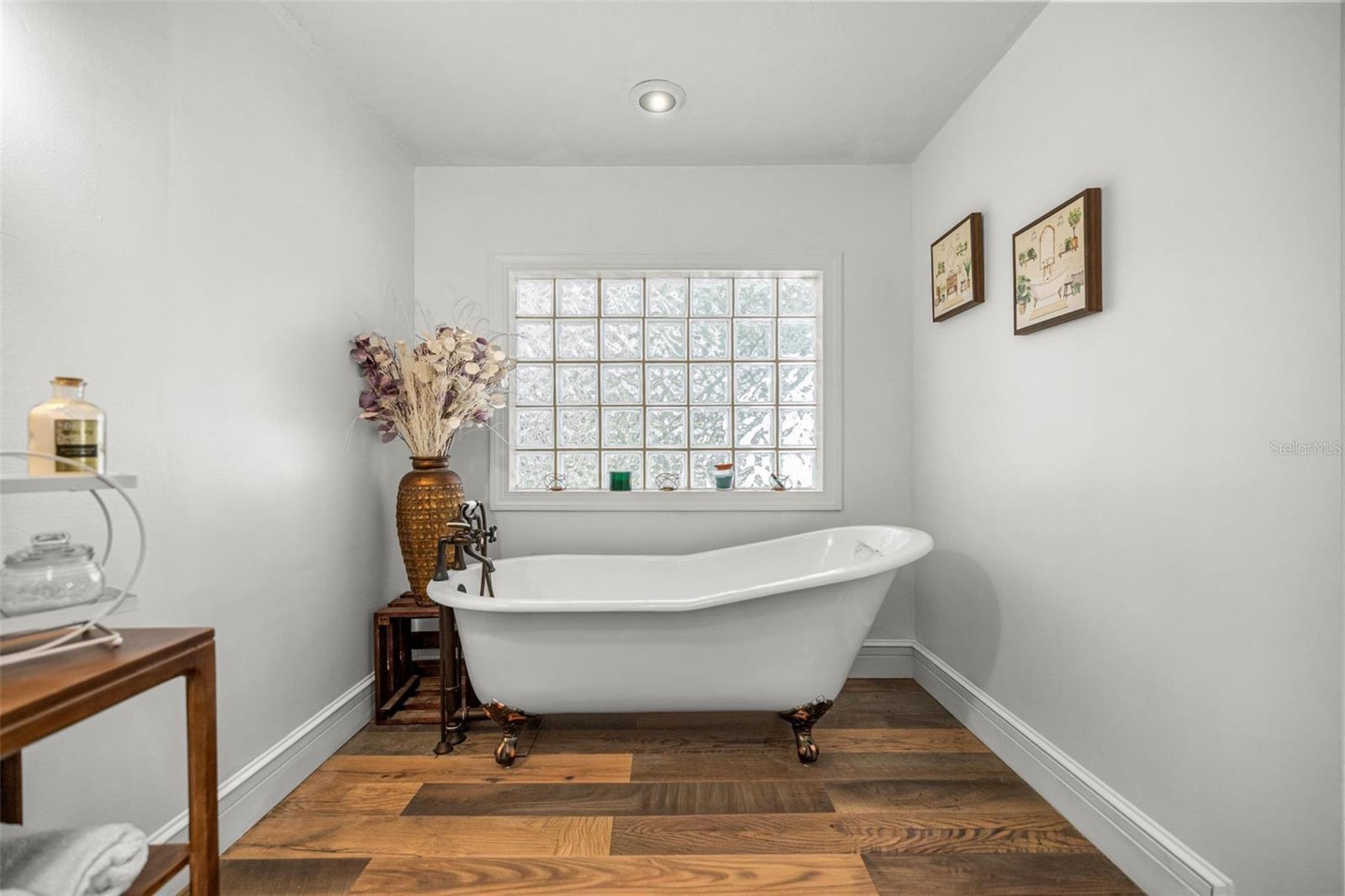 WOODFIELDS UN 02 - Residential