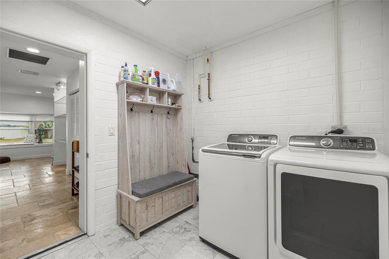 WOODFIELDS UN 02 - Residential