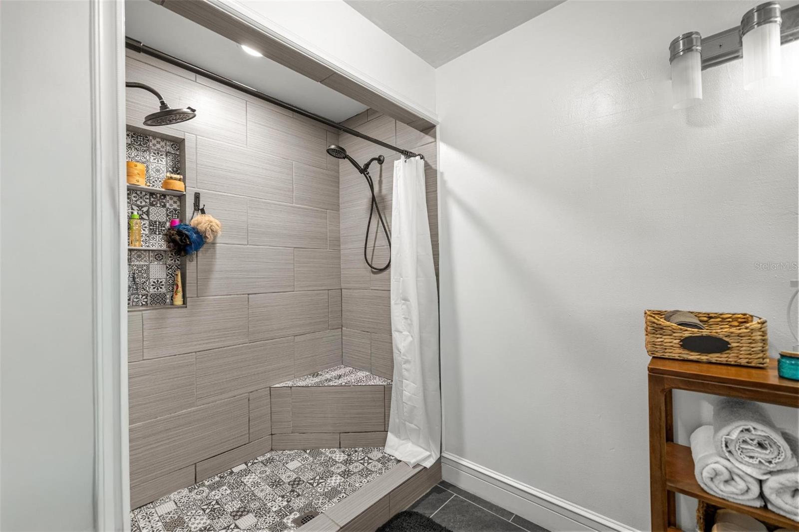 WOODFIELDS UN 02 - Residential