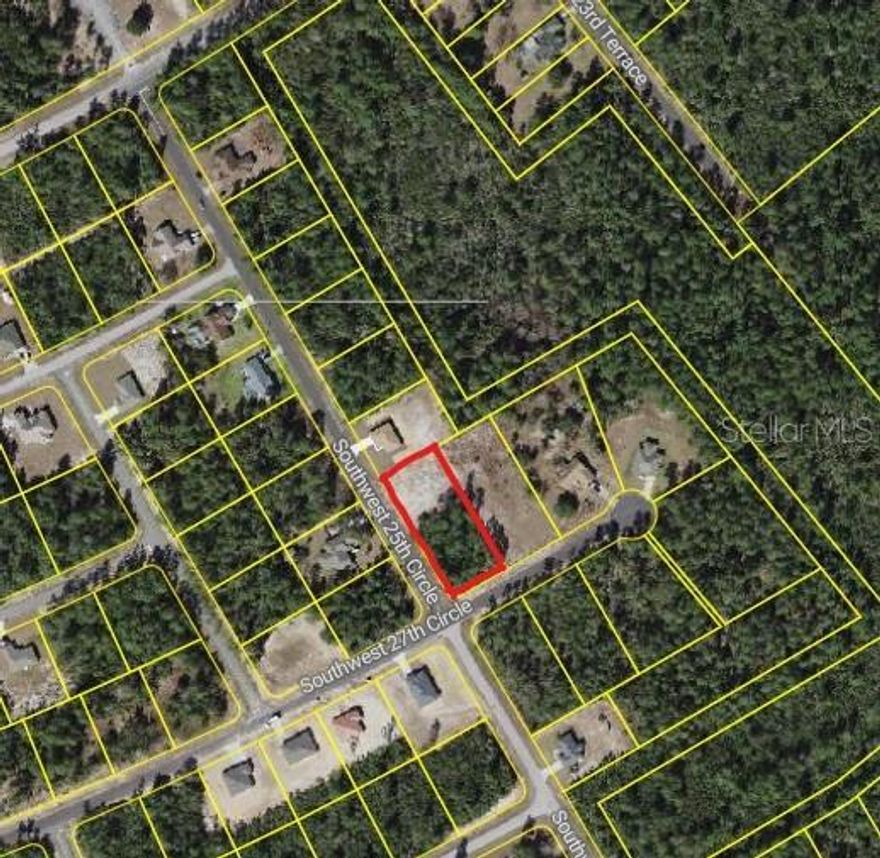 Imagine the possibilities on this spacious 0.8-acre corner lot in beautiful Marion Oaks, Ocala, FL! Perfect for new builders or anyone yearning for room to breathe, this oversized gem invites you to craft your ideal site-built home. Picture lush gardens, a sparkling pool, or a custom workshop – all yours to create. Come build the life you’ve always wanted!