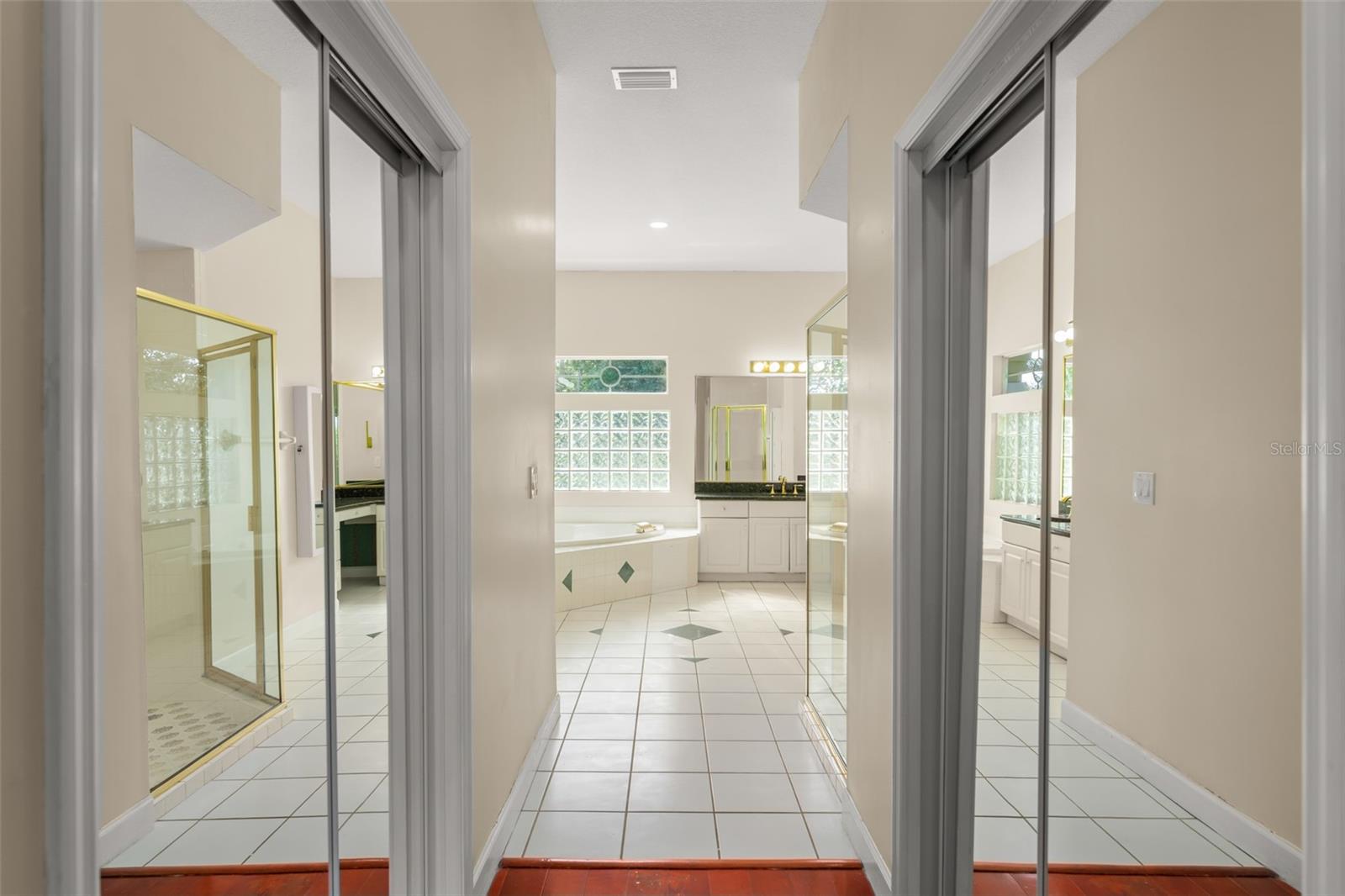 COURTLEIGH PARK - Residential