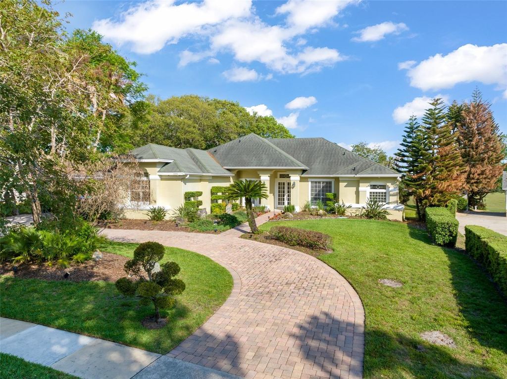 Photo of 2211 Langley Circle, Orlando, FL 32835 (MLS # O6399136)