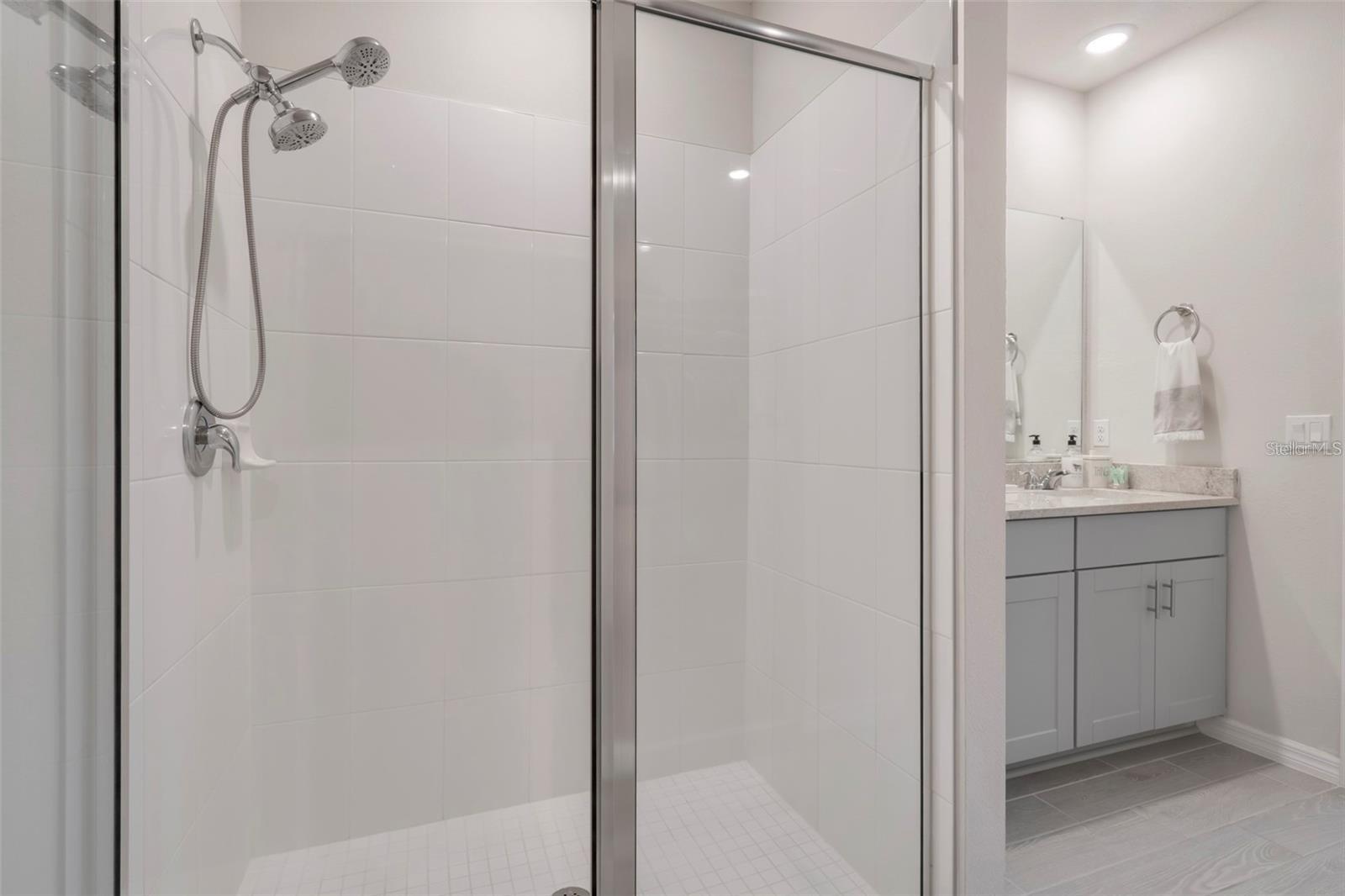 LAKE DENHAM ESTATES - Residential Lease