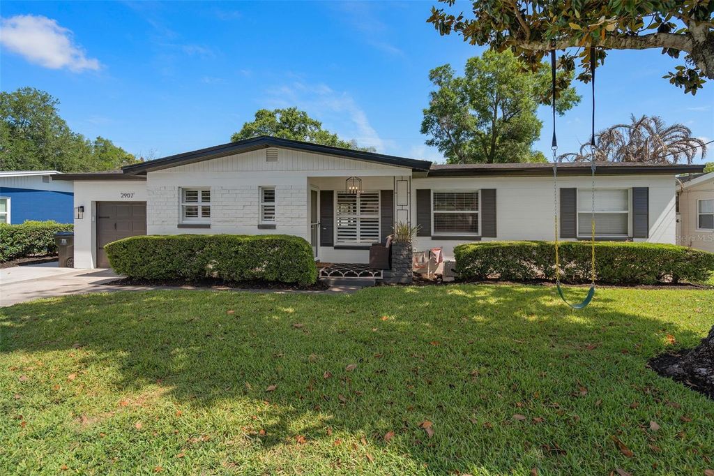 Photo of 2907 Vine Street, Orlando, FL 32806 (MLS # O6405691)