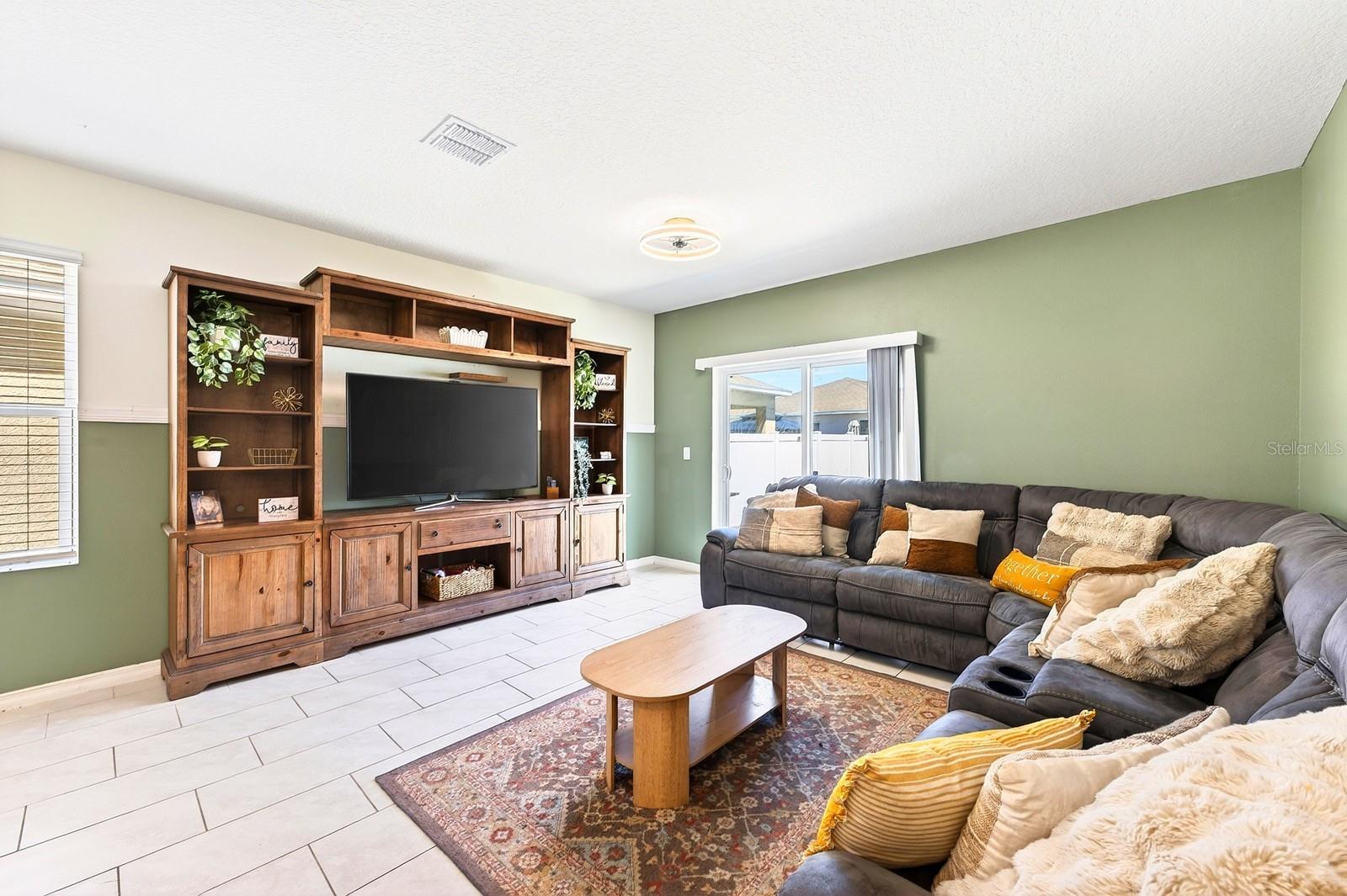 MAGNOLIA POINTE - Residential