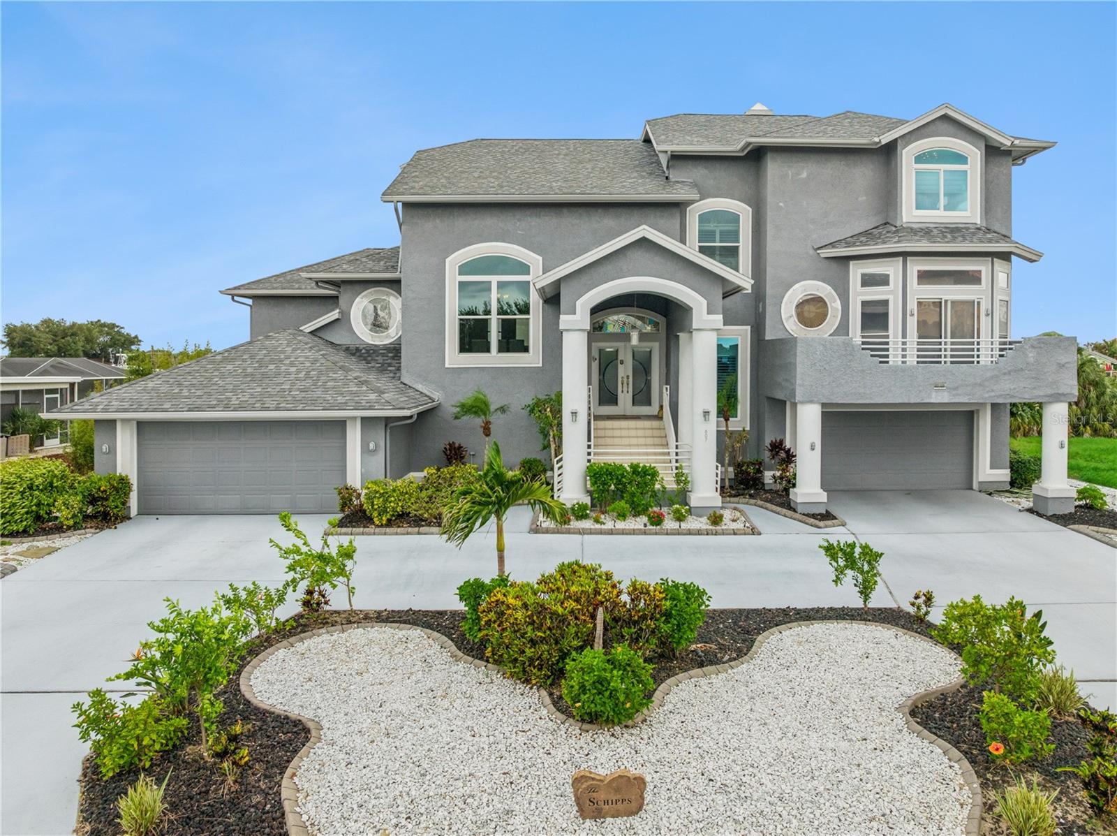 807 CHIPAWAY DRIVE