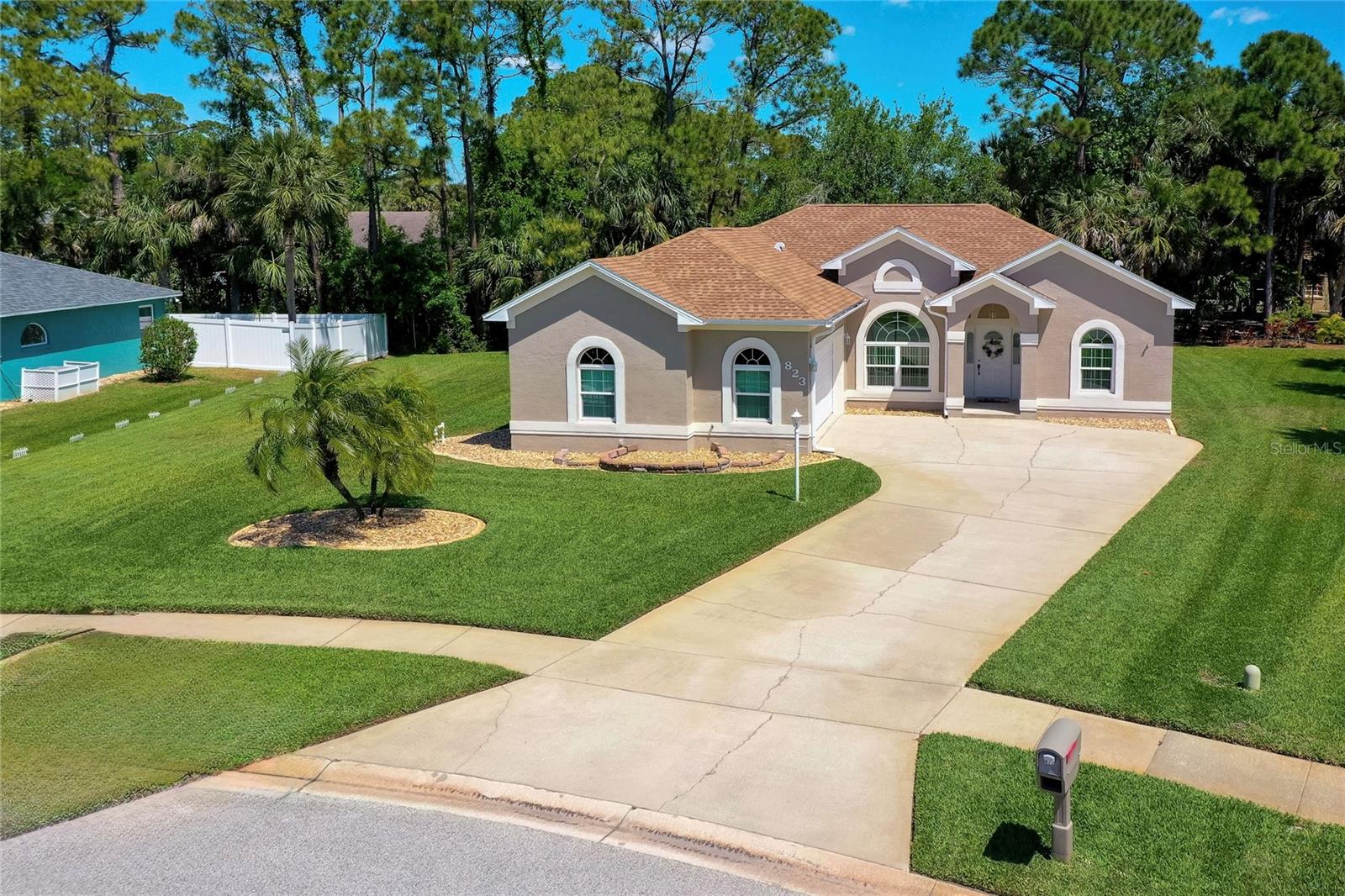 823 WOODDUSK DRIVE