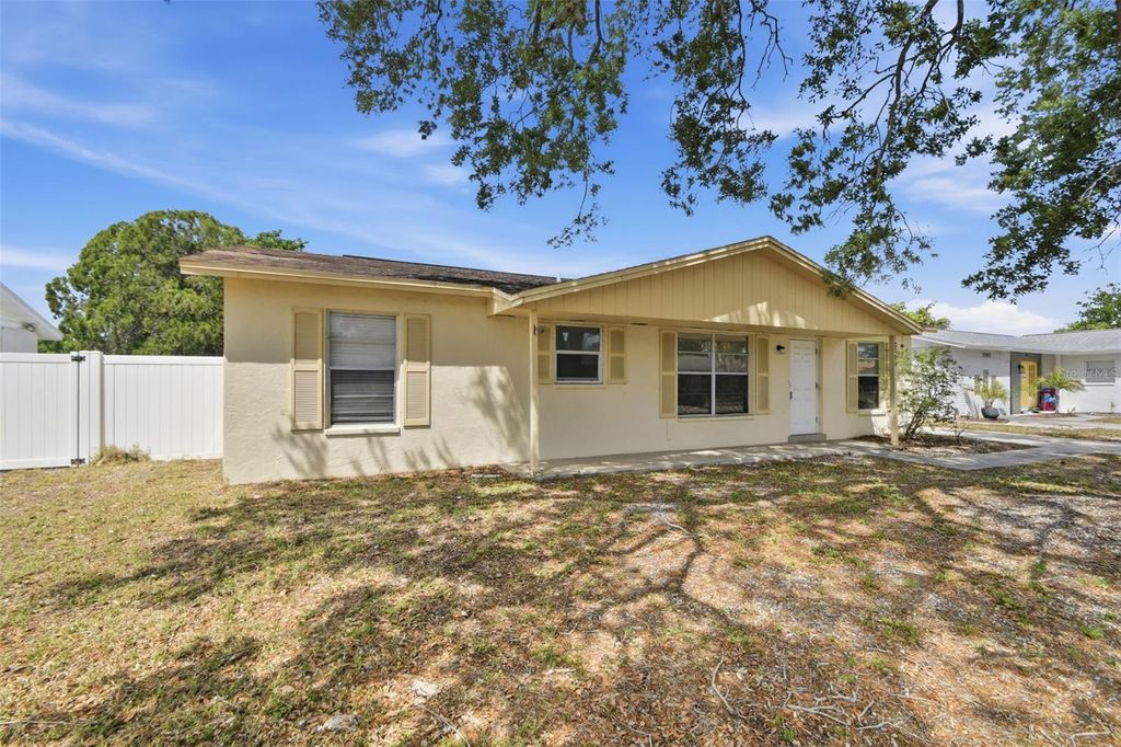 Photo of 2706 40th Street W, Bradenton, FL 34205 (MLS # O6393873)