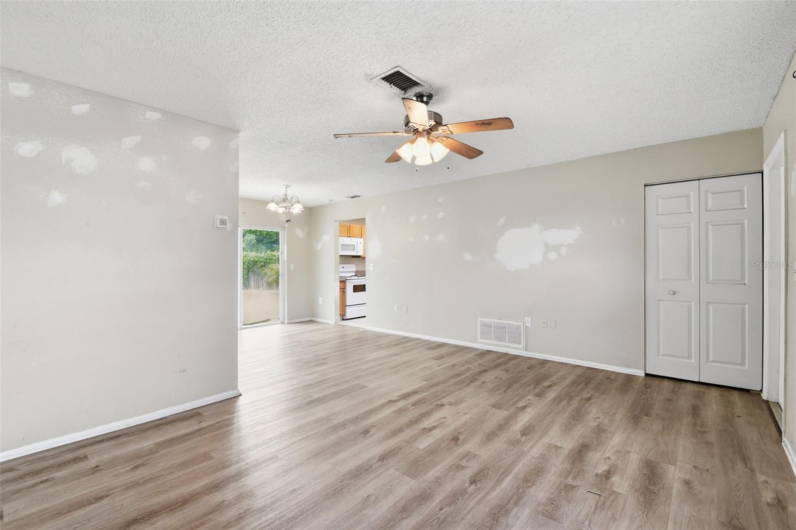 SANDPOINTE 2ND ADD - Residential