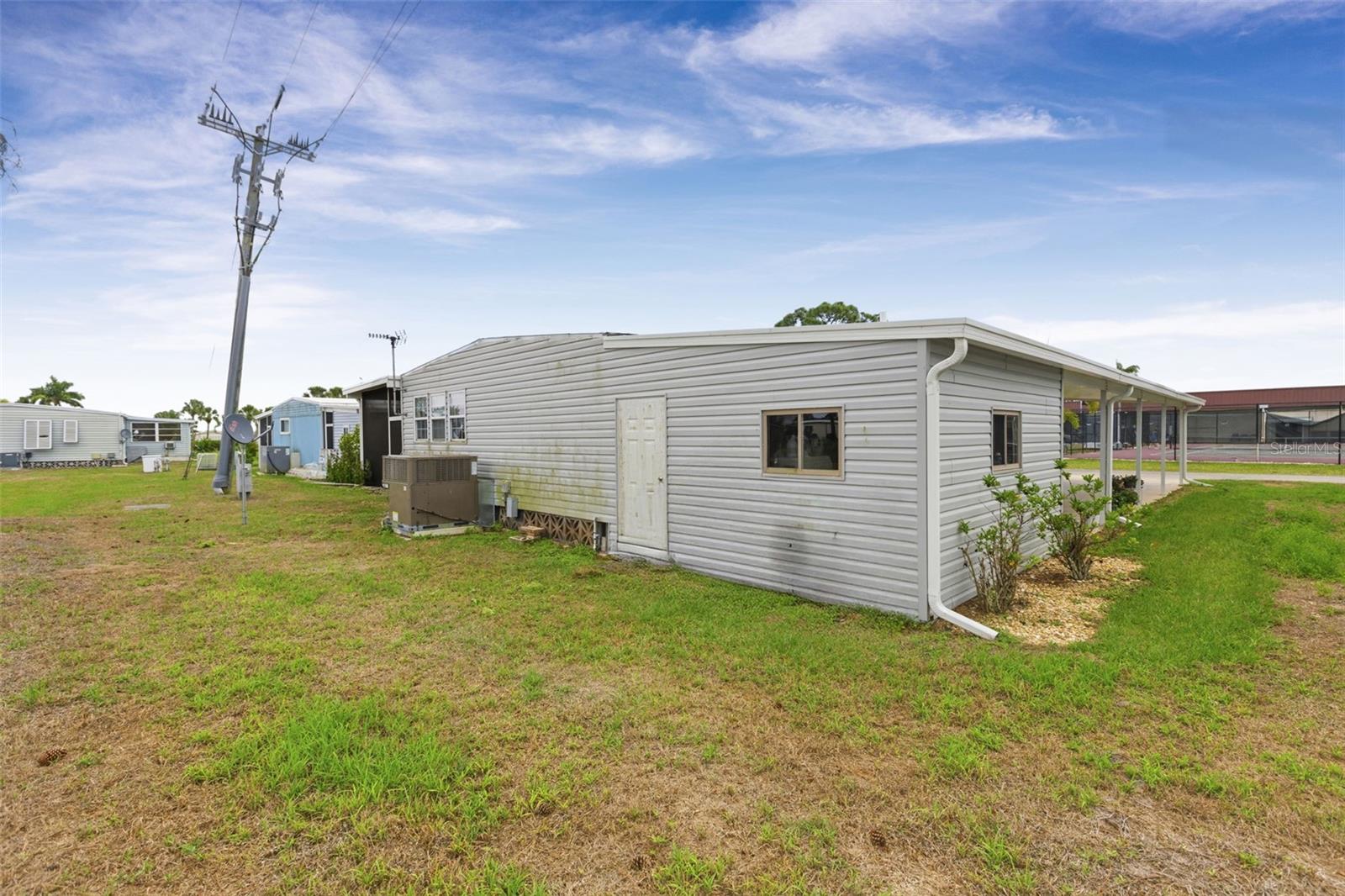 LA CASA MHP CO-OP - Residential