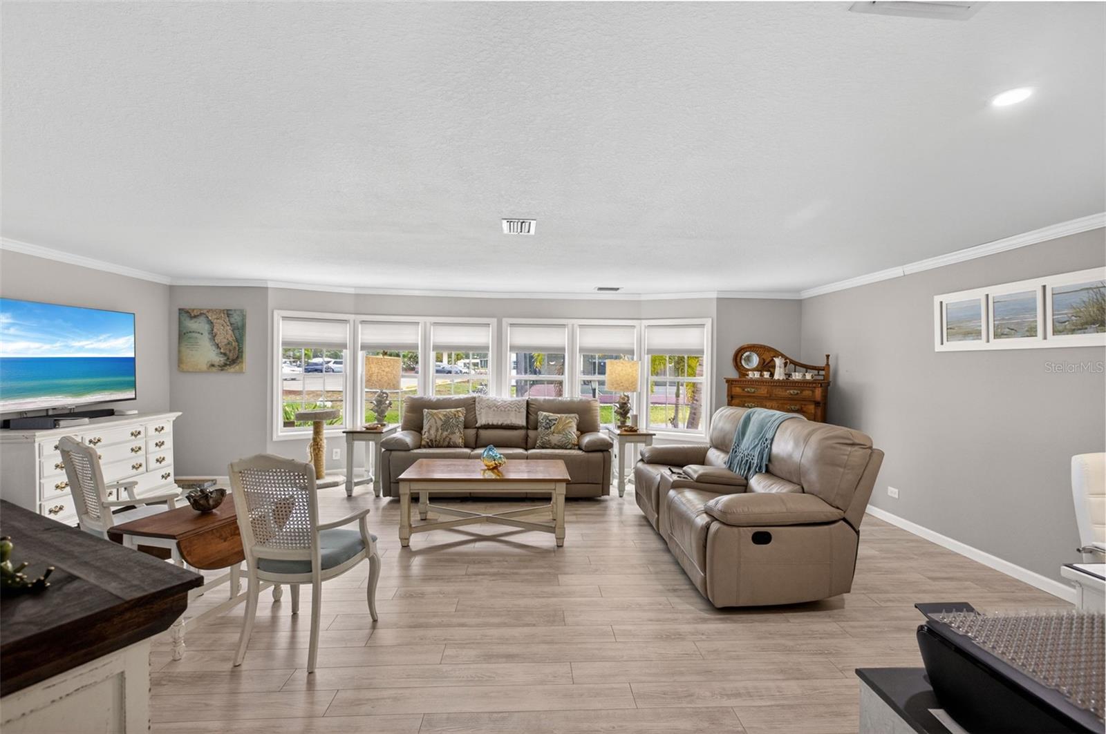 LA CASA MHP CO-OP - Residential