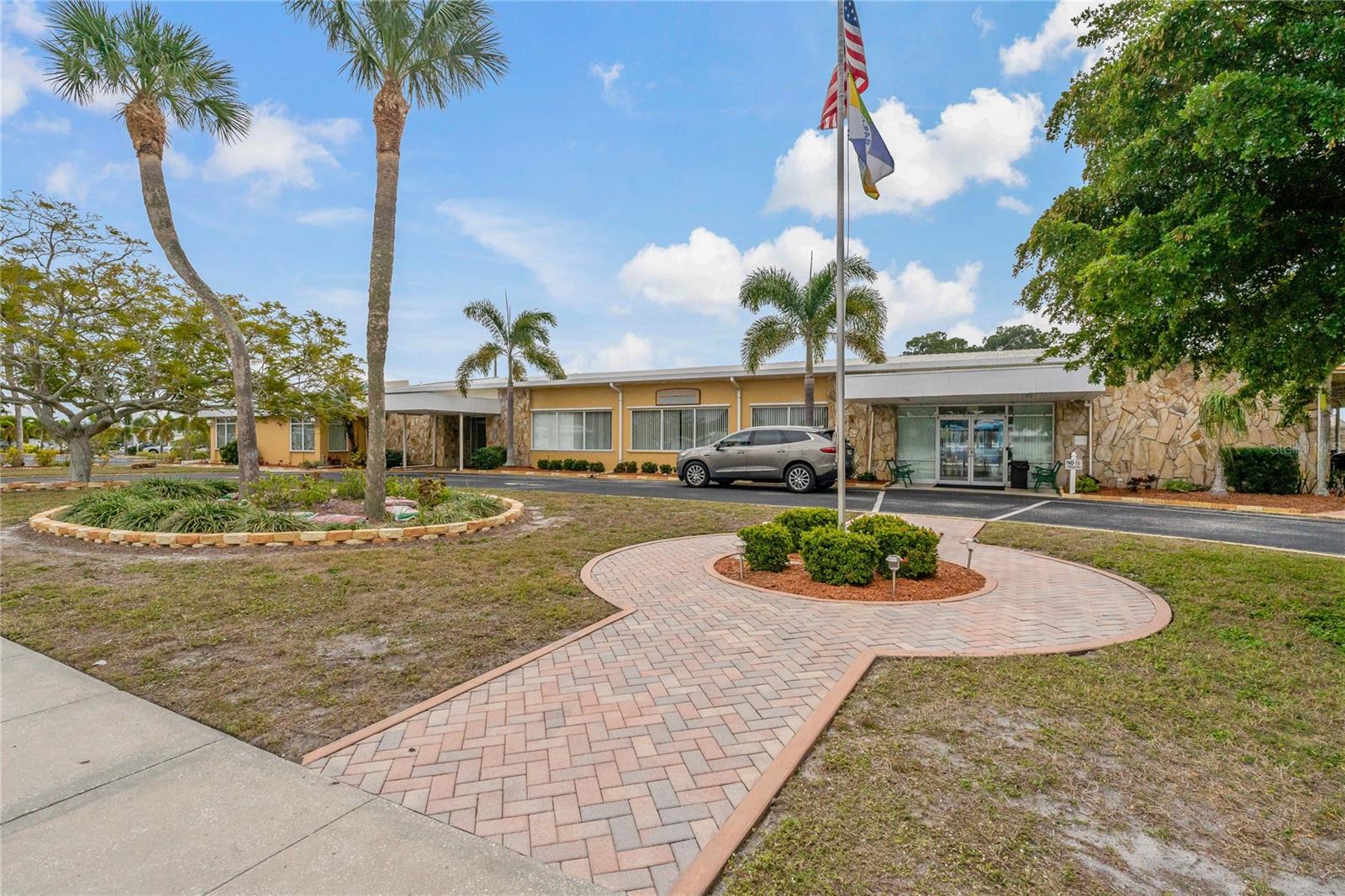 TRI-PAR ESTATES - Residential