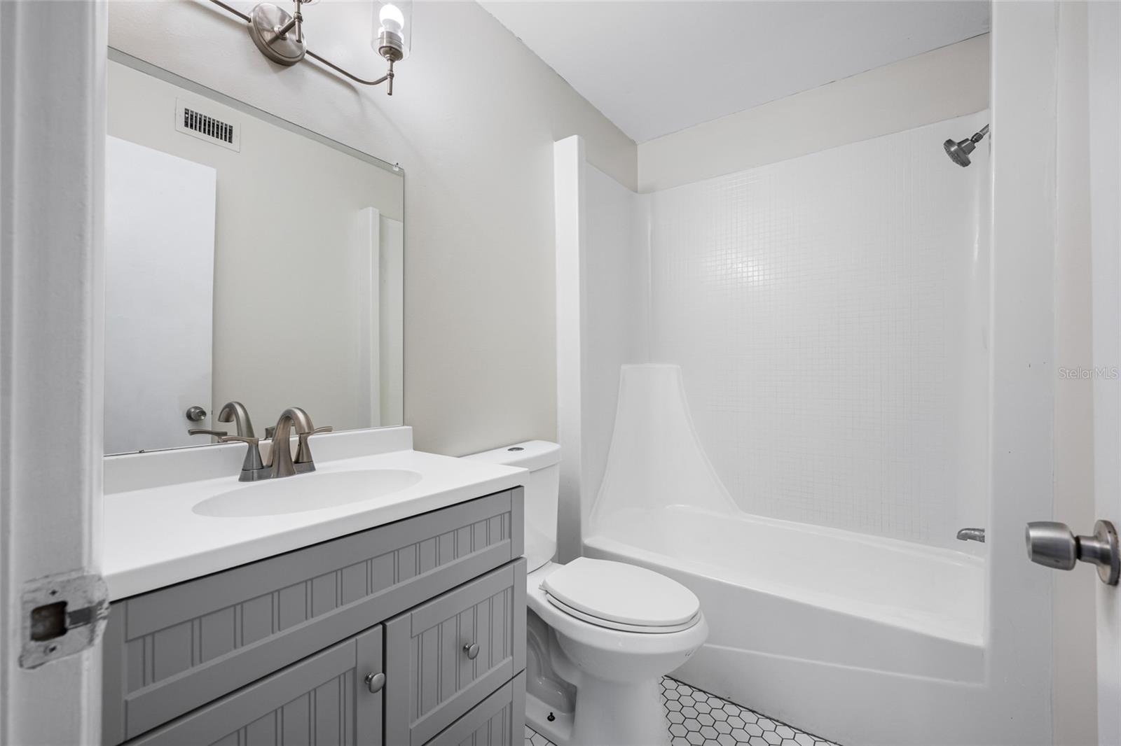 HIBISCUS GARDENS - Residential Lease