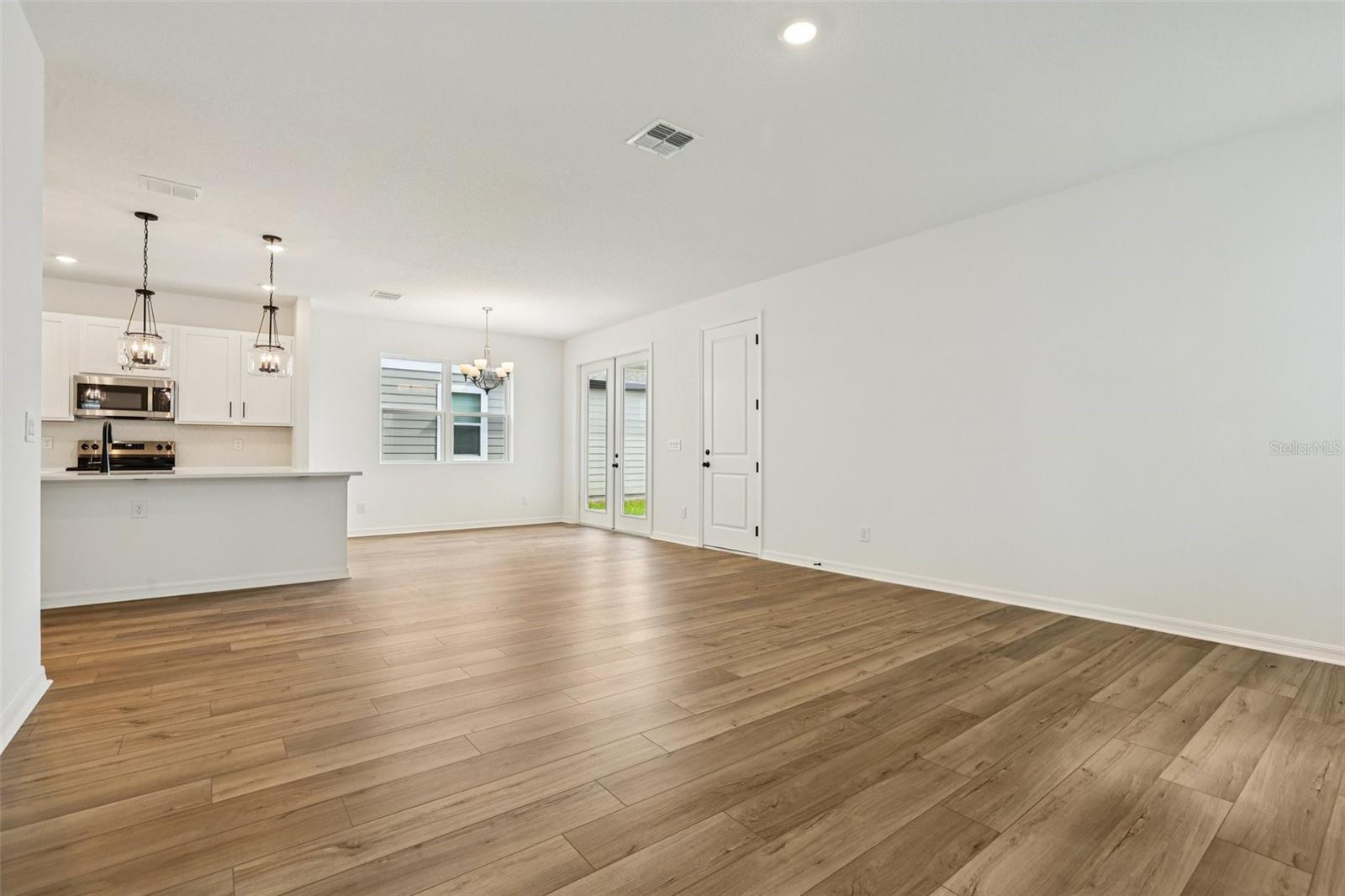 ELLINGTON PLACE - Residential