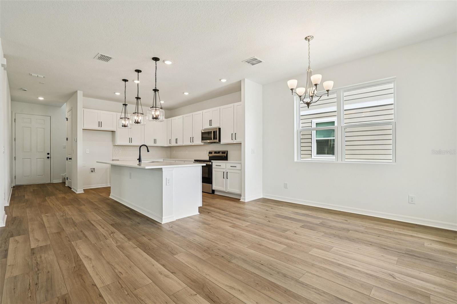 ELLINGTON PLACE - Residential