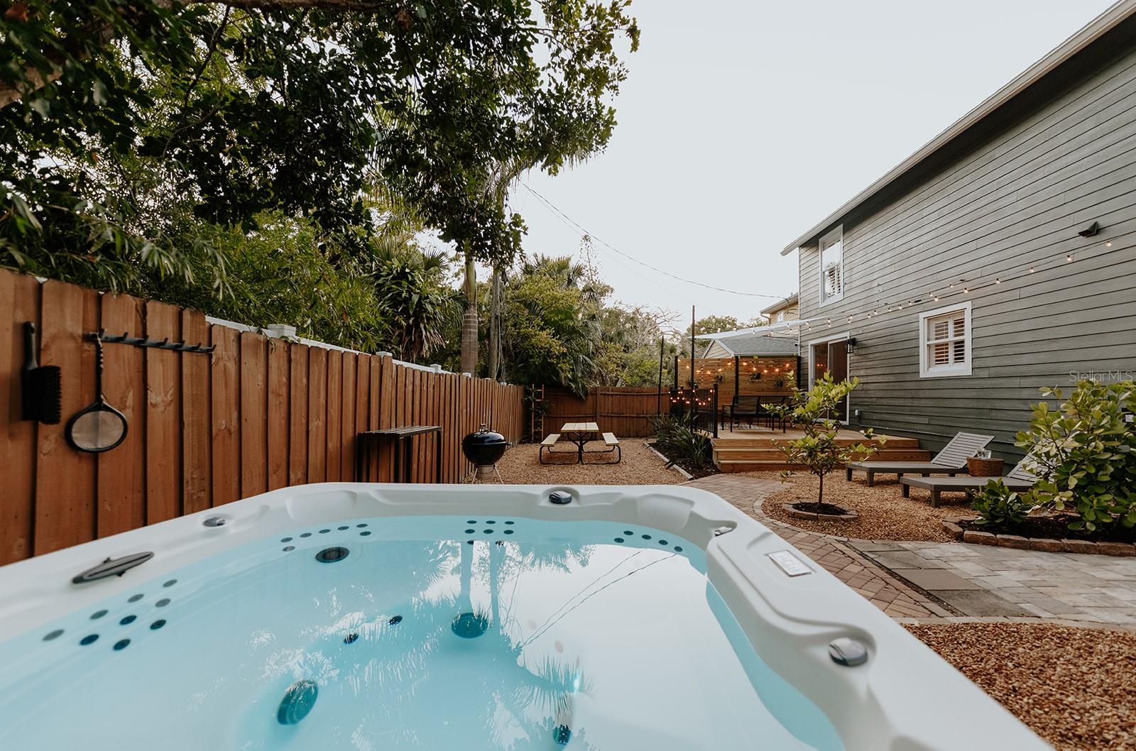 RUSTIC LODGE - Residential