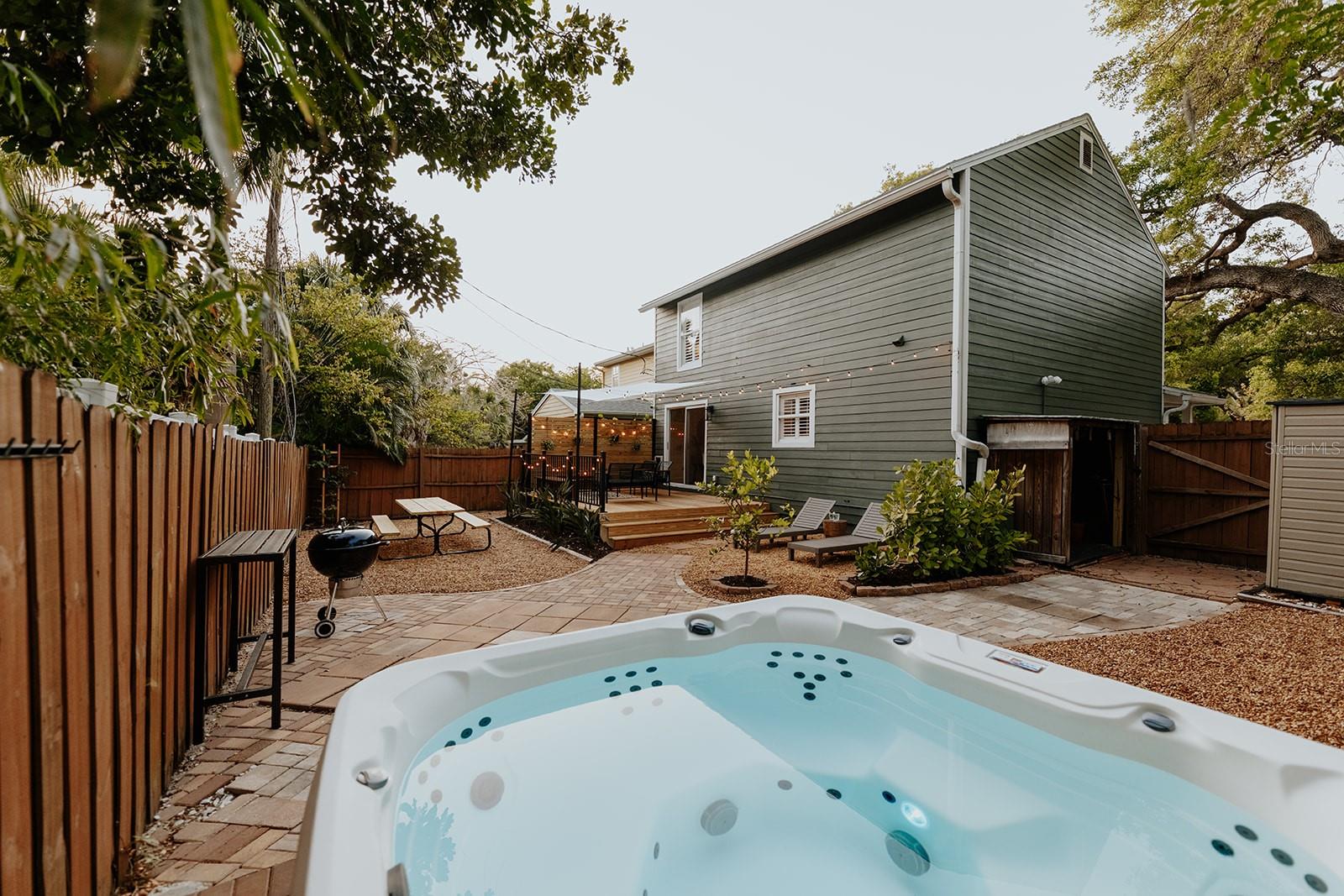 RUSTIC LODGE - Residential