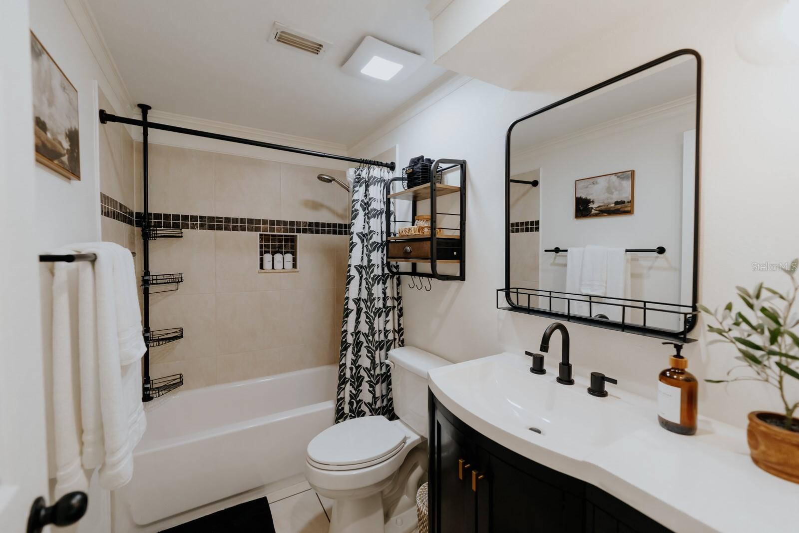 RUSTIC LODGE - Residential