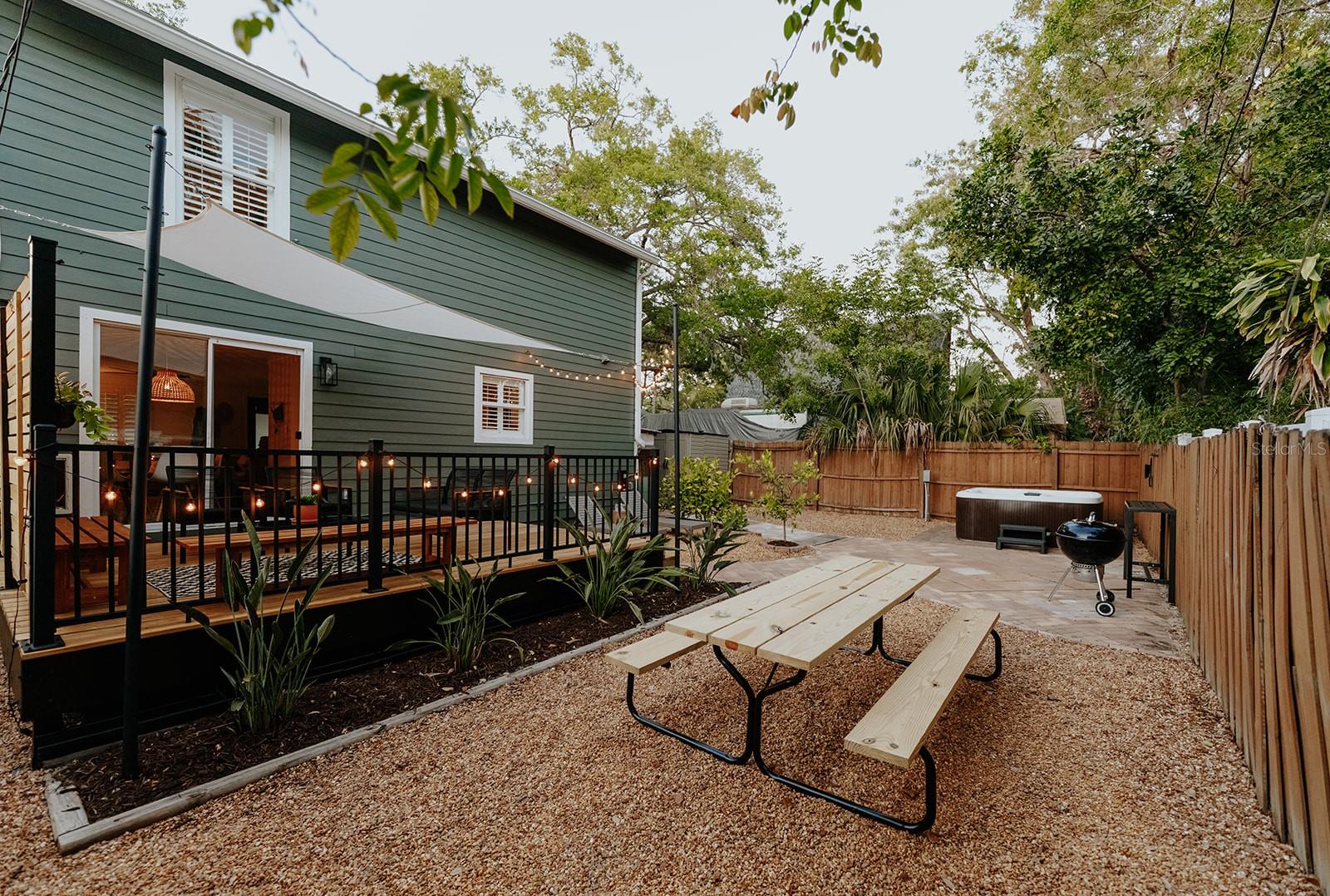 RUSTIC LODGE - Residential