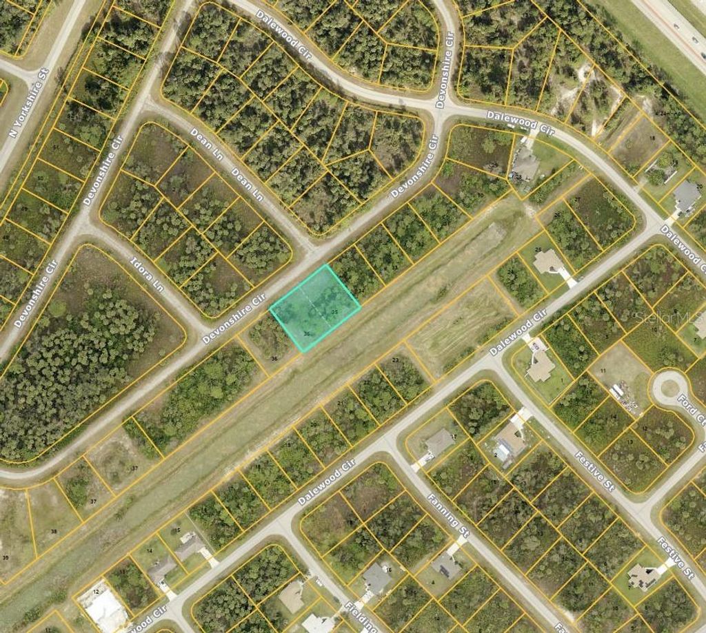 Photo of 35 Devonshire Circle, North Port, FL 34288 (MLS # D6139206)