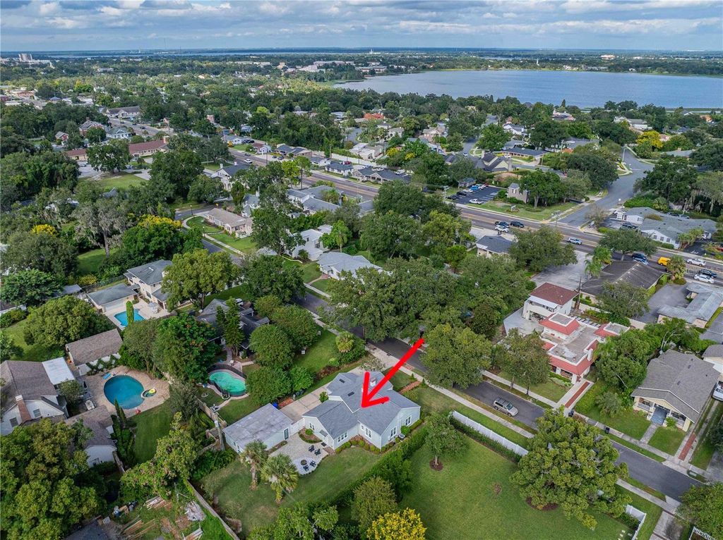Photo of 1927 Shawnee Trail, Lakeland, FL 33803 (MLS # L4956422)