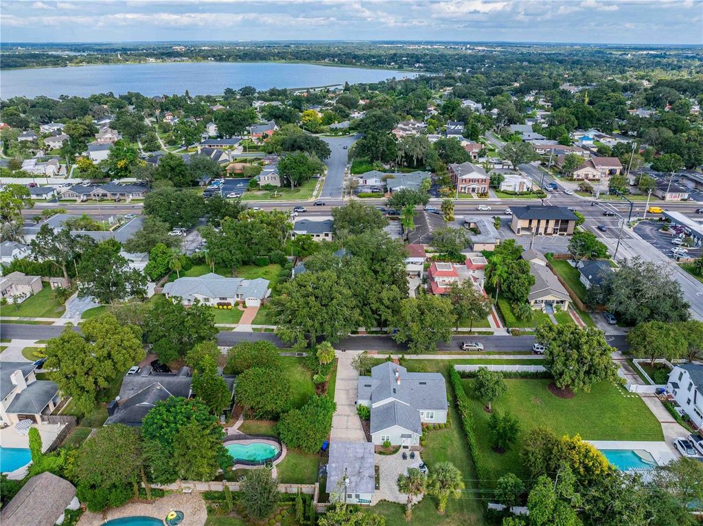 Photo of 1927 Shawnee Trail, Lakeland, FL 33803 (MLS # L4956422)