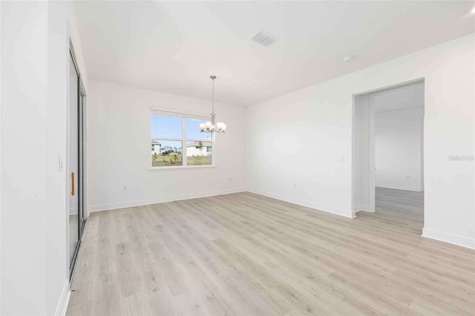 ON TOP OF THE WORLD - Residential