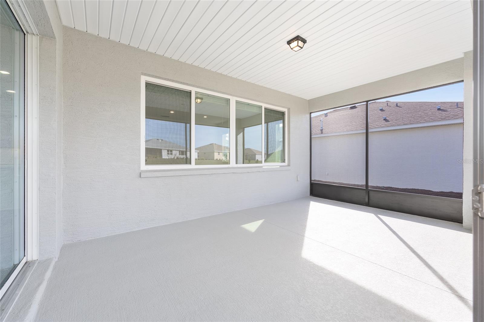 ON TOP OF THE WORLD - Residential