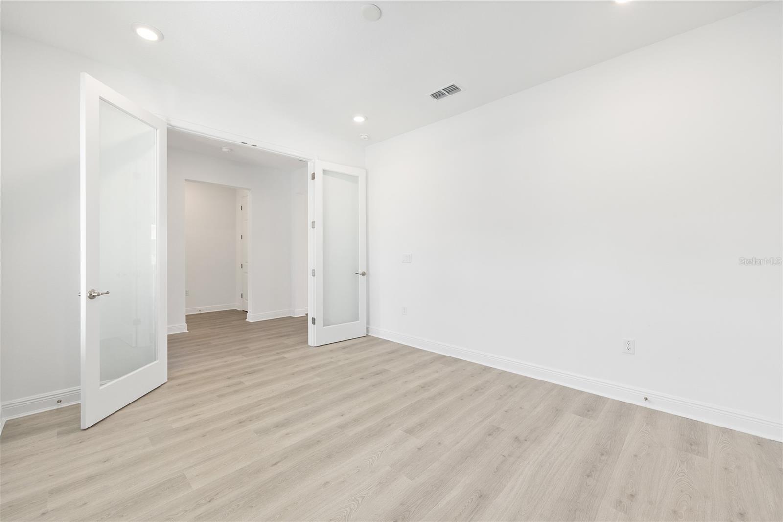 ON TOP OF THE WORLD - Residential