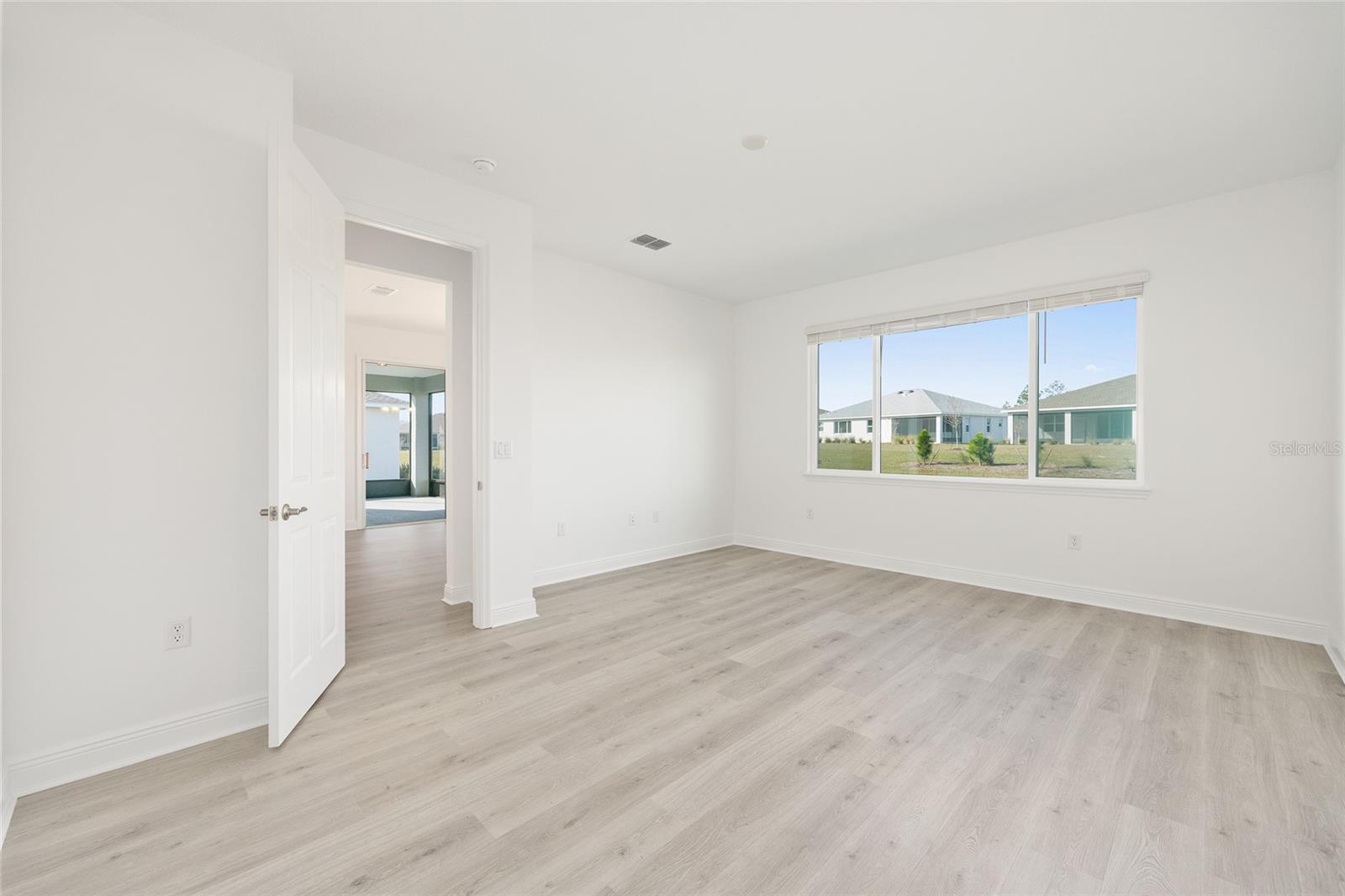 ON TOP OF THE WORLD - Residential