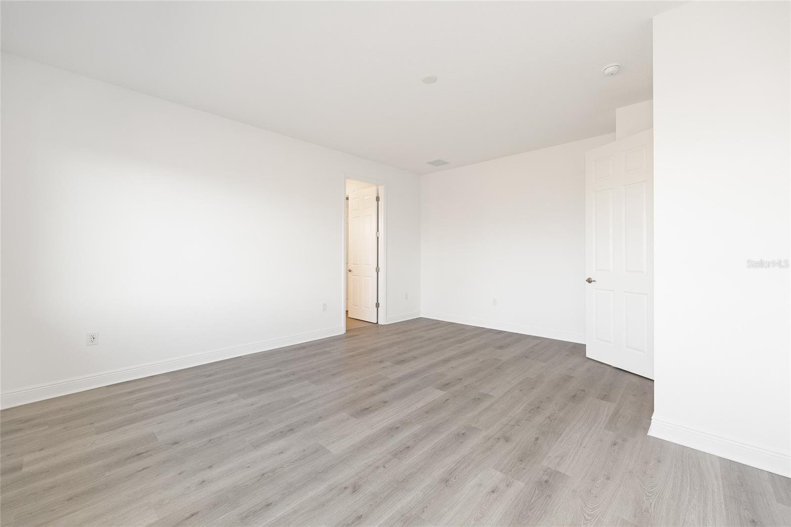 ON TOP OF THE WORLD - Residential