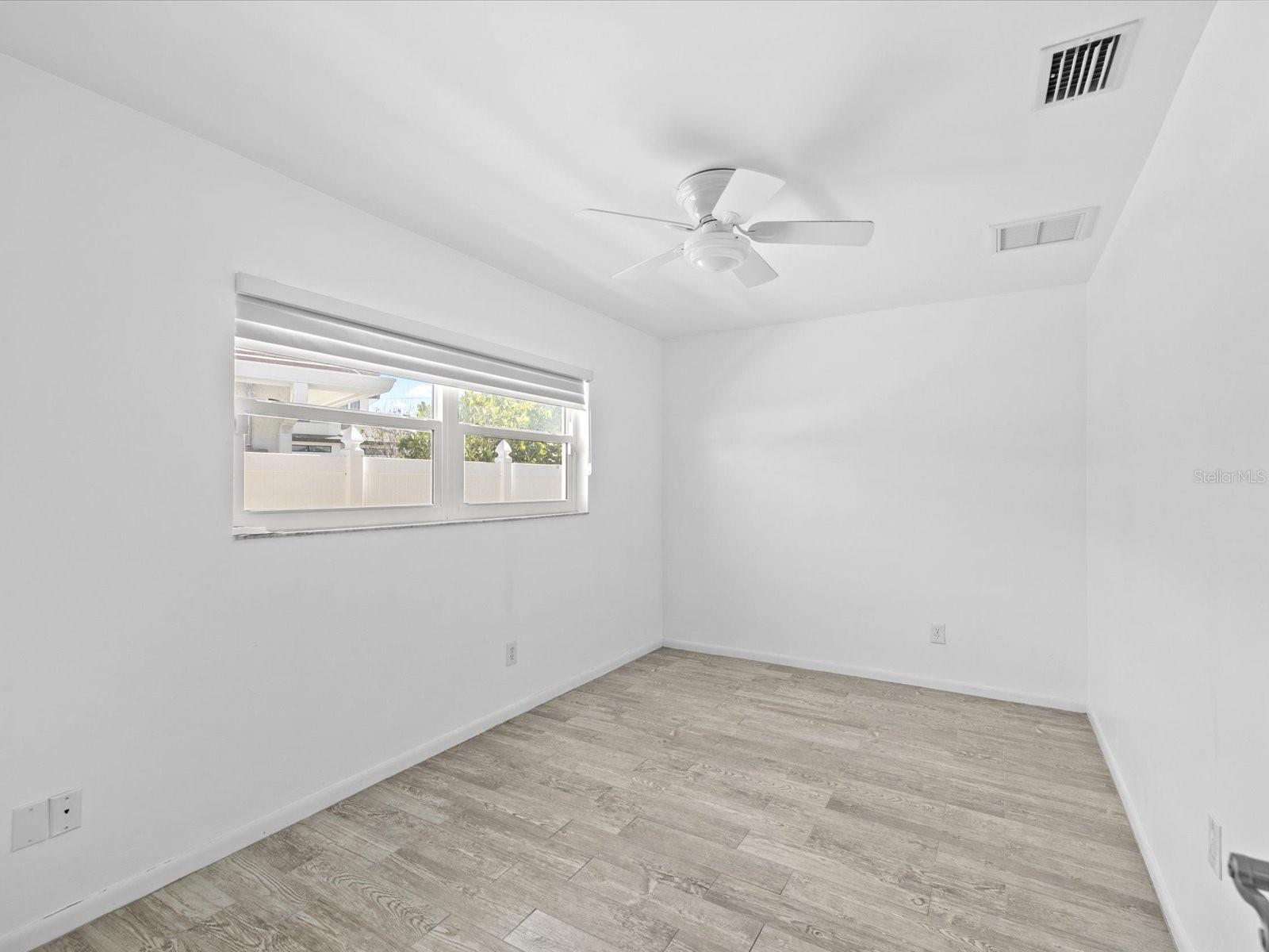 ISLAND ESTATES - Residential