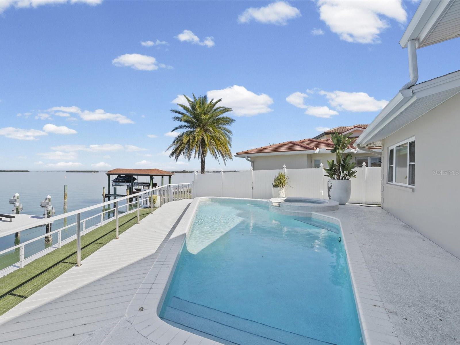 ISLAND ESTATES - Residential