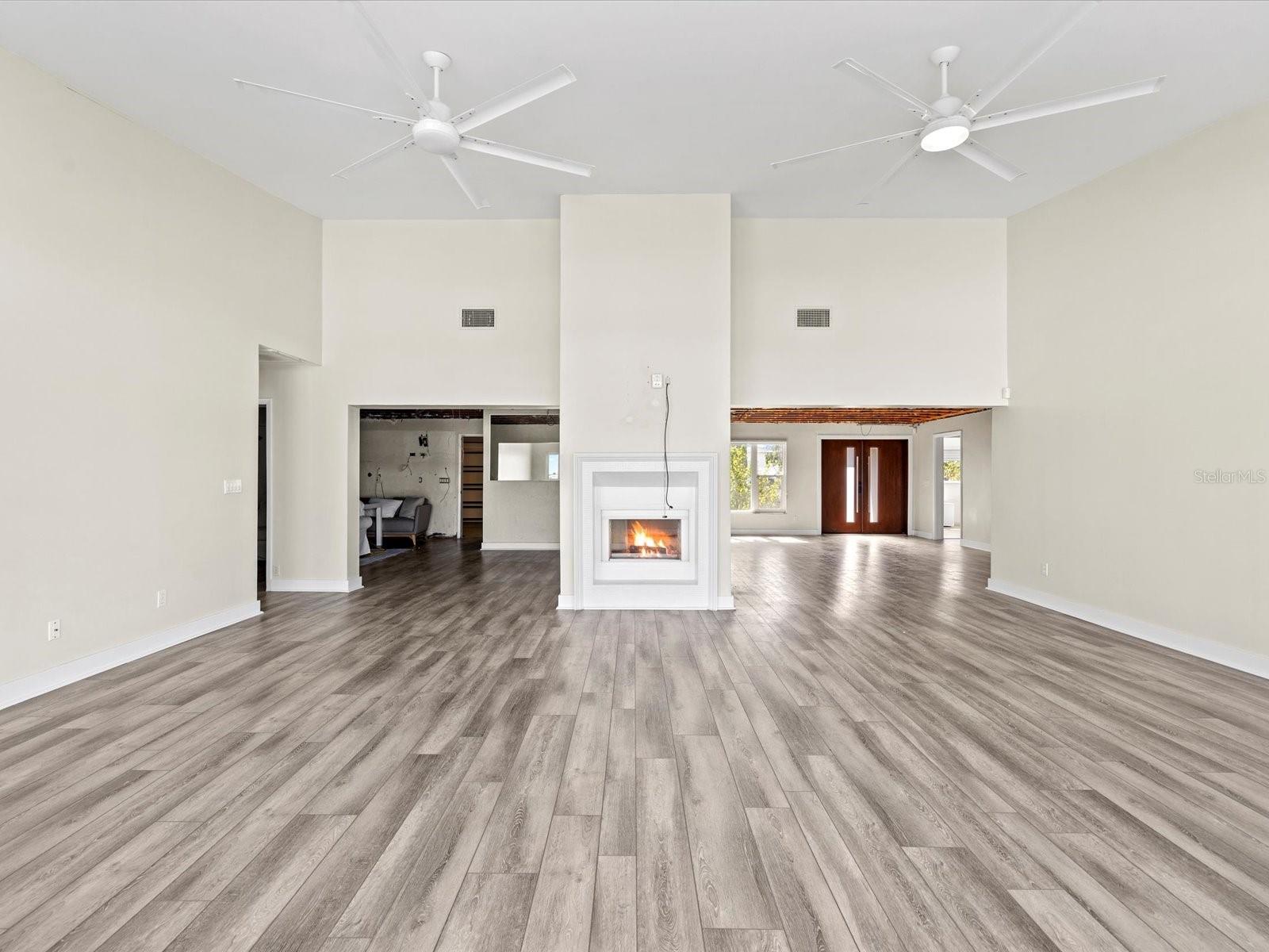 ISLAND ESTATES - Residential