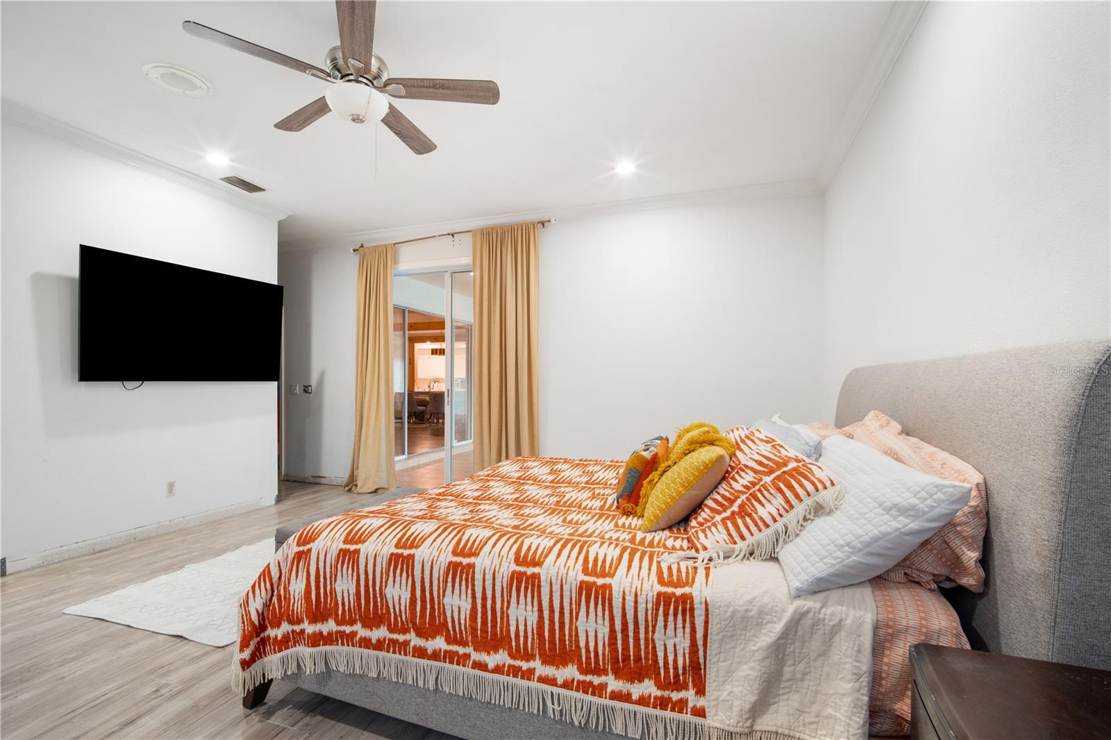 PALM COURT - Residential