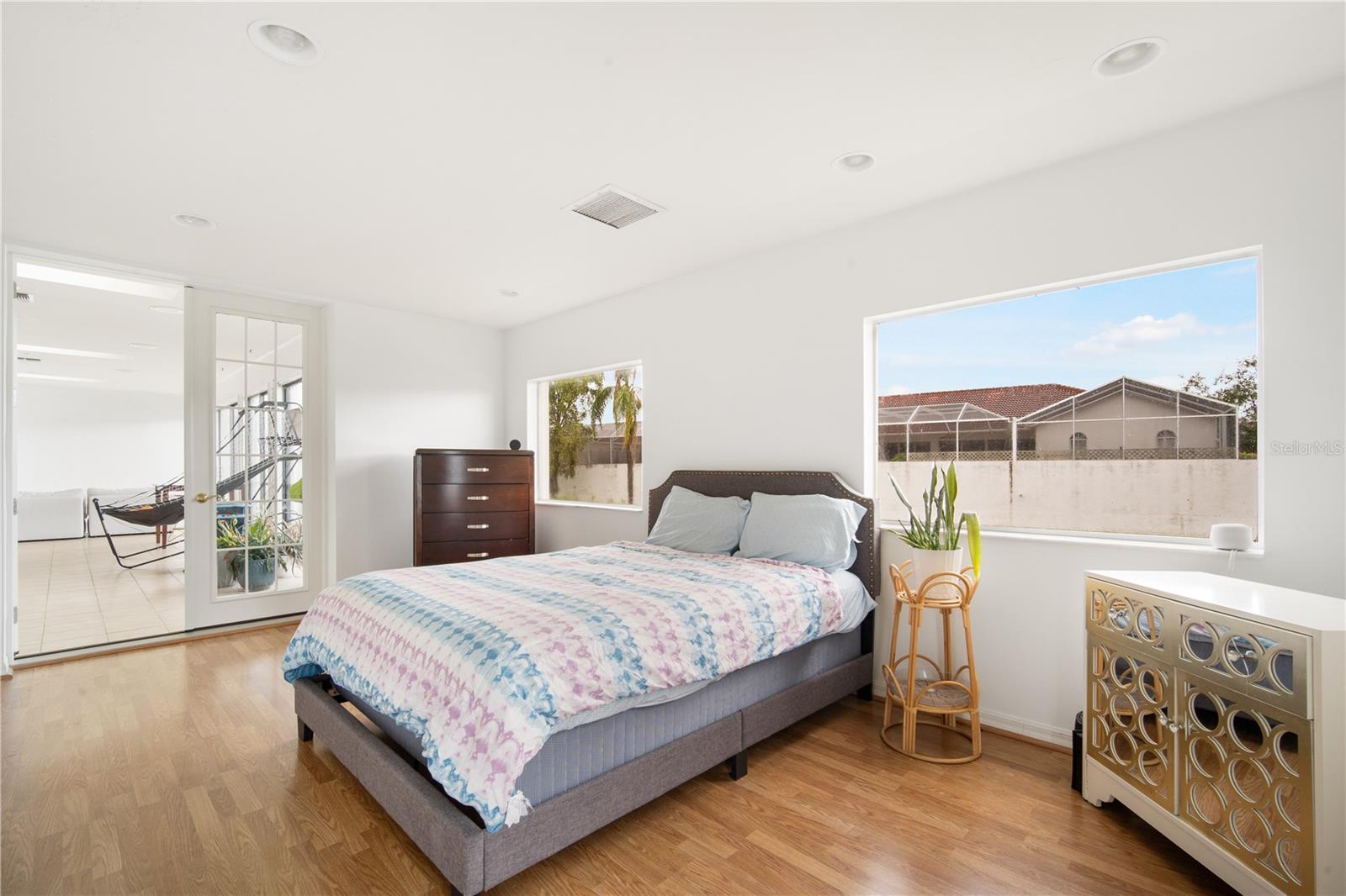 PALM COURT - Residential