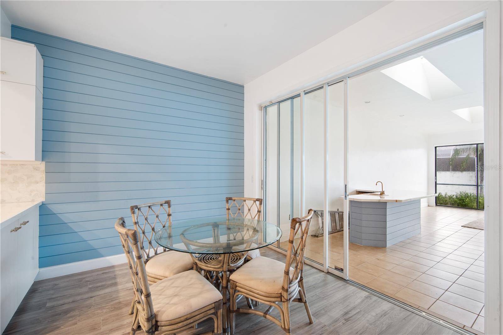 PALM COURT - Residential