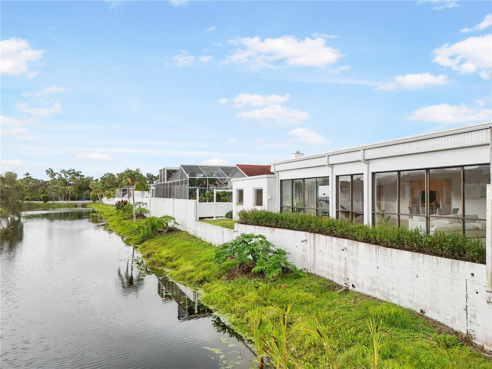 PALM COURT - Residential