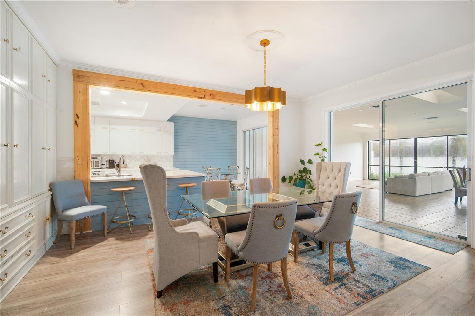 PALM COURT - Residential